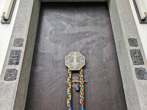 Carved Texture Solid Wood Door