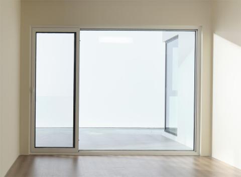 M8C Sliding Window