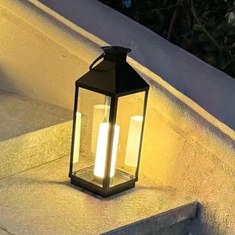 Plug-in Courtyard Lantern